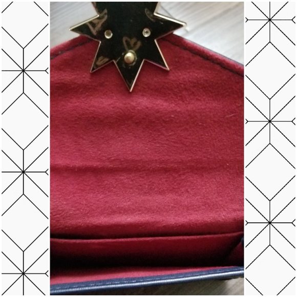 Captain Marvel Navy Wallet with Gold Star Clasp - Picture 8 of 9